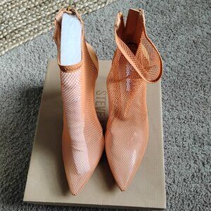 Steve Madden Vielo Tan Suede size 9